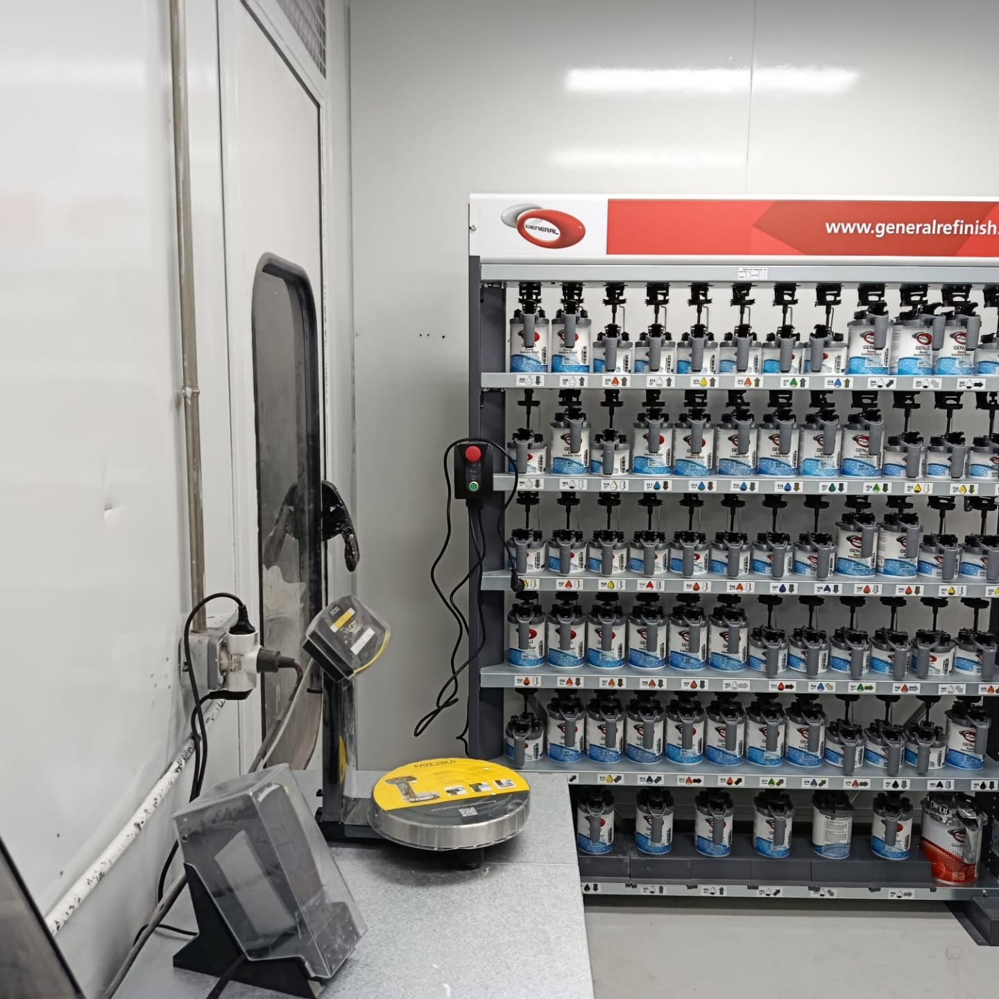 Sistema de mezcla y producto TecniRefinish